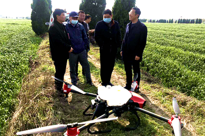 【安徽】無(wú)人機(jī)防病蟲(chóng),手指尖令田管(圖)
